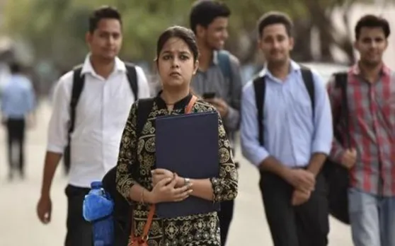 अभी इन जगहों पर मिल रही हजारों सरकारी नौकरियां, जल्द करें अप्लाई नहीं तो छूट जाएगा मौका