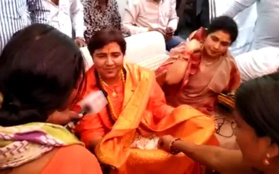 Exclusive : भोपाल से बीजेपी प्रत्याशी साध्वी प्रज्ञा सिंह ठाकुर मांग रही हैं भिक्षा, कहा- 'ये मेरा अधिकार है'