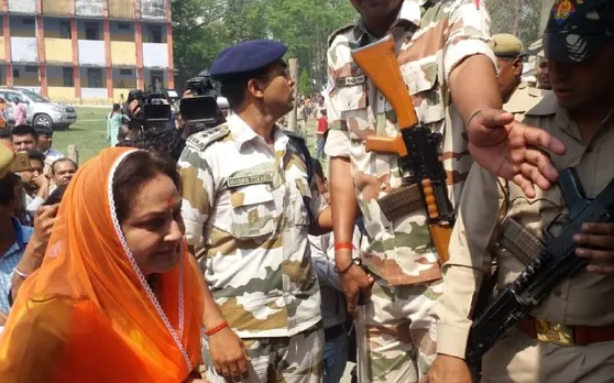 Uttar Pradesh 23 April 2019 News: मतदान करने पहुंचीं जयाप्रदा