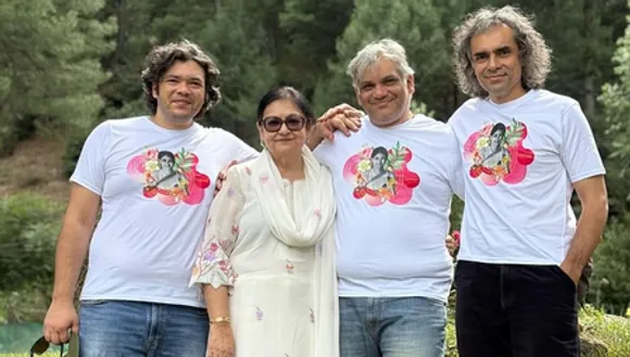 Imtiaz Ali celebrates his mother's 75th birthday in Pahalgam