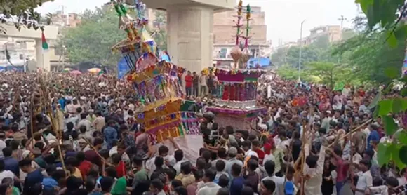 दिल्‍ली के इंद्रलोक से शांति पूर्ण निकला ताजिया