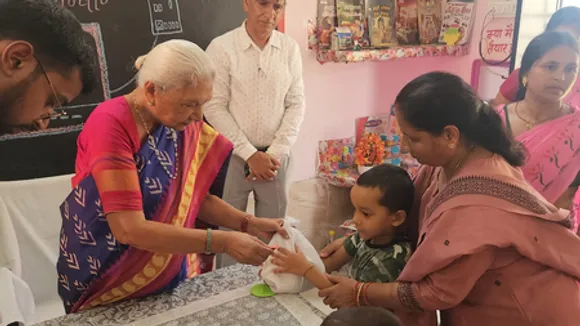 अयोध्या के अमौना विद्यालय व आंगनबाड़ी केंद्र का राज्यपाल ने किया निरीक्षण, बच्चों के समग्र विकास पर दिया जोर