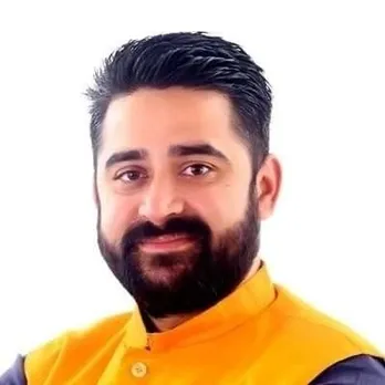जम्मू-कश्मीर में 13 जुलाई की छुट्टी पर विवाद, भाजपा युवा मोर्चा अध्यक्ष ने महबूबा मुफ्ती और उमर अब्दुल्ला पर साधा निशाना