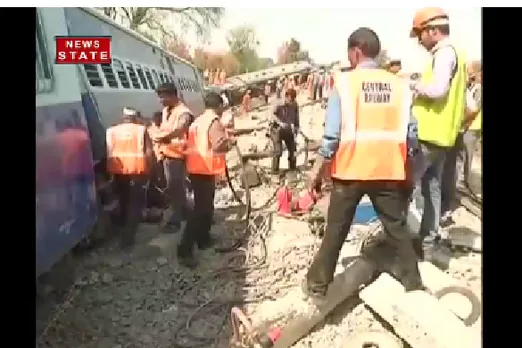 महोबा ट्रेन हादसाः पटरी से उतरे महाकौशल एक्सप्रेस के आठ डिब्बे