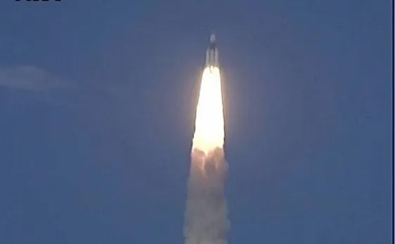 इसरो ने GSLV Mk-III ने जीसैट-19 को कक्षा में स्थापित किया