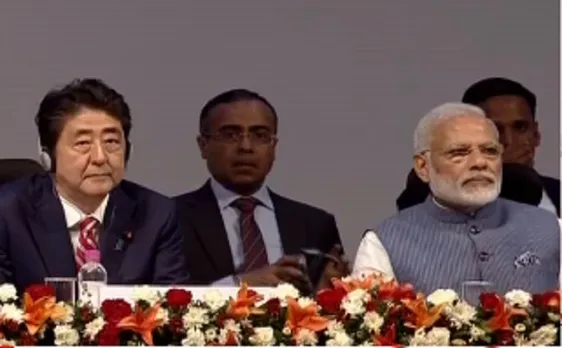 गुजरात: महात्मा मंदिर में प्रदर्शनी देखने पहुंचे मोदी-आबे 