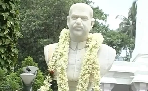 मूर्ति विवाद पर बंगाल में BJP और तृणमूल समर्थकों में हाथापाई