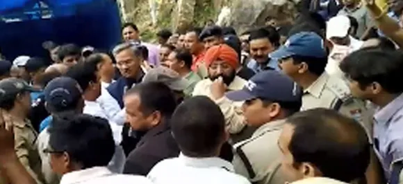 उत्तराखंडः सीएम त्रिवेंद्र सिंह रावत पर फिर भड़का महिलाओं का गुस्सा 