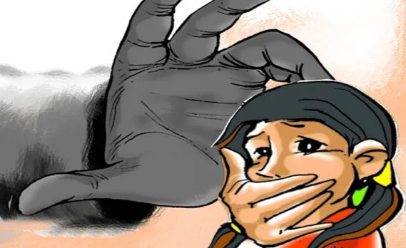 झांसी-युवती से जबरन छेड़छाड़ का वीडियो वायरल