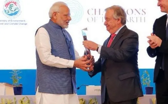 पीएम  नरेंद्र मोदी  'चैंपियंस ऑफ द अर्थ' अवॉर्ड से सम्मानित
