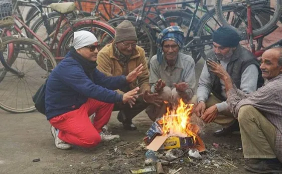 उत्तराखंड में ठंड का कहर, इमारतों पर बर्फ की मोटी चादर