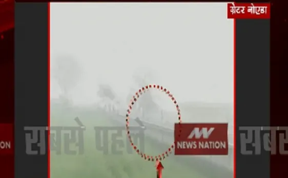 नोएडा के गांव में घुसा तेंदुआ, पकड़ने का प्रयास कर रही वन विभाग की टीम 
