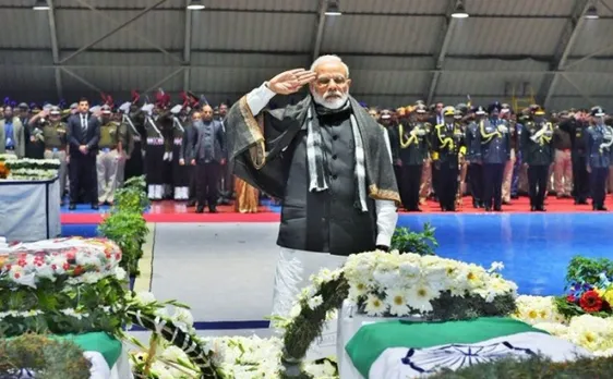 शहीद जवानों के पार्थिव शरीर को लेकर सैन्य विमान दिल्ली पहुंचा, पीएम मोदी समेत इन नेताओं ने दी श्रद्धांजलि
