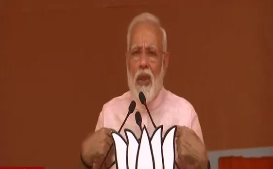 चुनाव प्रचार में नेताओं की अजब ग़ज़ब हरकत देखिए VIDEO 