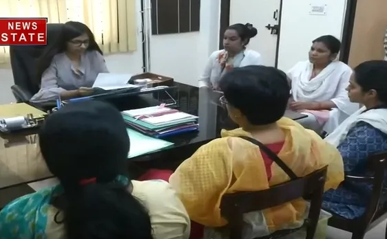 Election 2019 : गौतम गंभीर के खिलाफ दिल्ली महिला आयोग पहुंची आप नेता आतिशी