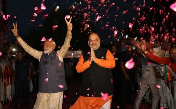 पहली बार BJP पहुंची 300 के पार, देखिए सियासत में मोदी के संघर्ष की कहानी