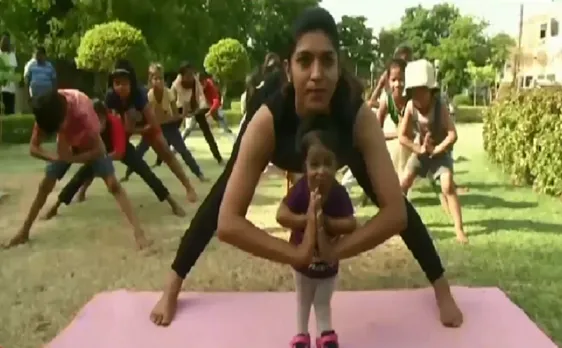 योग क्रांति : चीन से लेकर अमेरिका तक योग का क्रेज़, देखिए VIDEO 