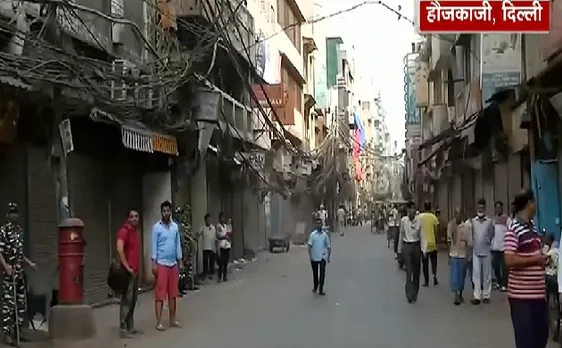Delhi : हौज काजी इलाके में चप्पे-चप्पे पर चौकसी, आज मंदिरों में स्थापित की जाएगी मूर्तियां 