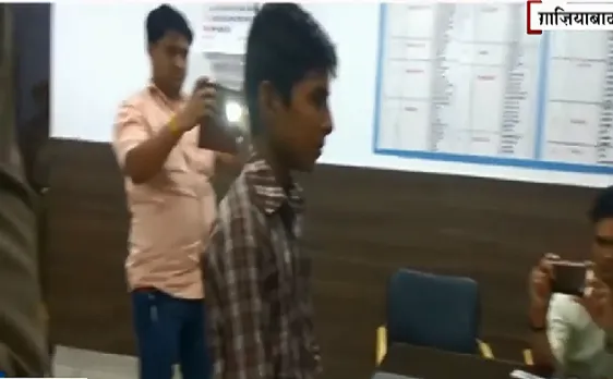 मां के आंचल  के लिए तड़प रहा मासूम, SSP दफ्तर में लगाई गुहार 