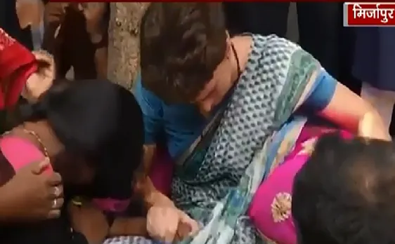 सोनभद्र नरसंहार : पीड़ितों से मिलकर Priyanka Gandhi के छलके आंसू 