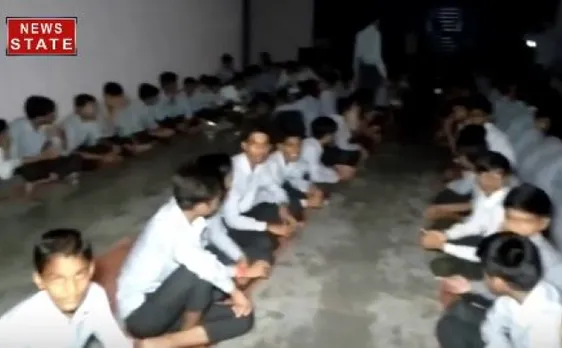 राजस्थान: जलभराव के चलते स्कूल में फंसे 350 से ज्यादा बच्चे, 24 घंटे बाद भी नहीं चला रेस्क्यू ऑपरेशन