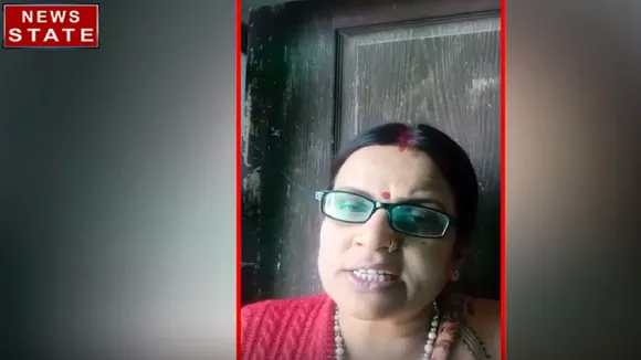 जब बीजेपी को खरी खोटी सुनाते हुए मनोज तिवारी को महिला ने बोला निकम्मा, देखें Viral Video