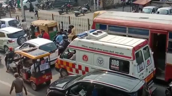 IReporter : सहारनपुर के कोर्ट रोड पर जाम में फंसी एम्बुलेंस
