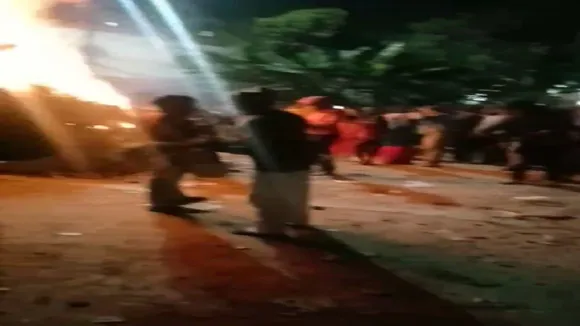 सुरक्षा जवान ने पत्नी को ड्यूटी पर दिखाया होलिका दहन