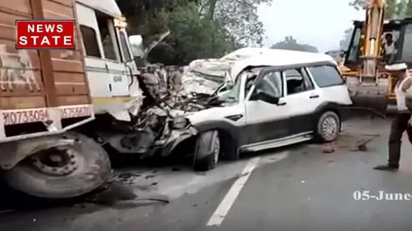 प्रतापगढ़ में स्कार्पियो और ट्रक में जबरदस्त टक्कर, एक ही परिवार के 9 लोगों की मौत