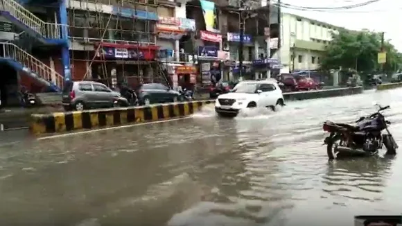 IReporter : जरा सी बारिश में भी डूब गई पटना की स़ड़कें