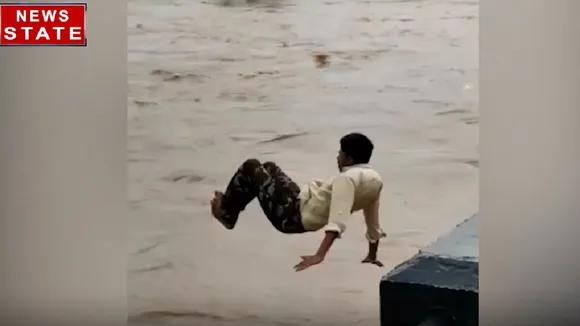 Viral Video: बागलकोट में उफनती घटप्रभा नदी में युवक जानलेवा स्टंट