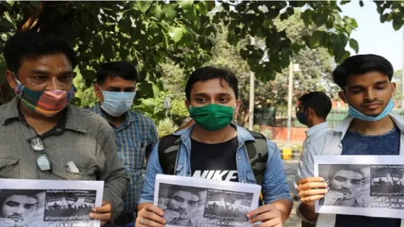 Sushant Singh case: देखिए जंतर मंतर से  सुशांत के दोस्तों का इंसाफ के लिए सत्याग्रह