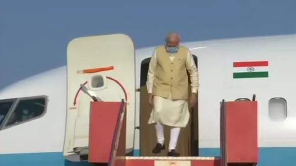 सबसे लंबी सुरंग का उद्घाटन करने के लिए मनाली एयरपोर्ट पहुंचे PM मोदी