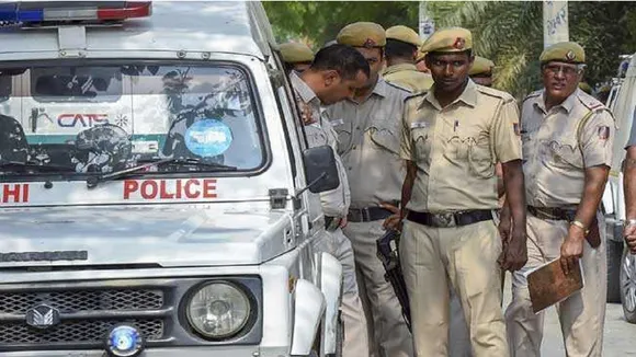 दिल्ली में कश्मीरी किरायेदारों को क्या कहा जा रहा है आतंकी, देखें रिपोर्ट