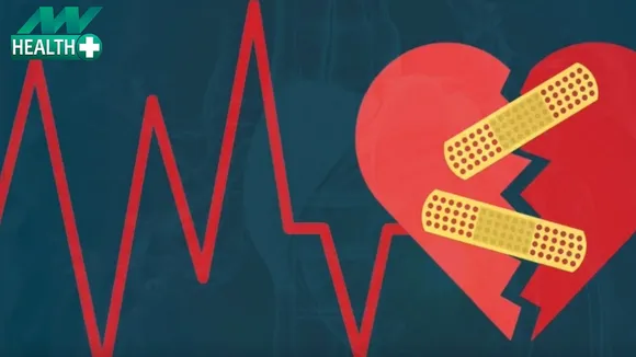 क्या आपको भी सता रहा है हार्ट अटैक का डर, नज़रअंदाज़ न करें ये लक्षण