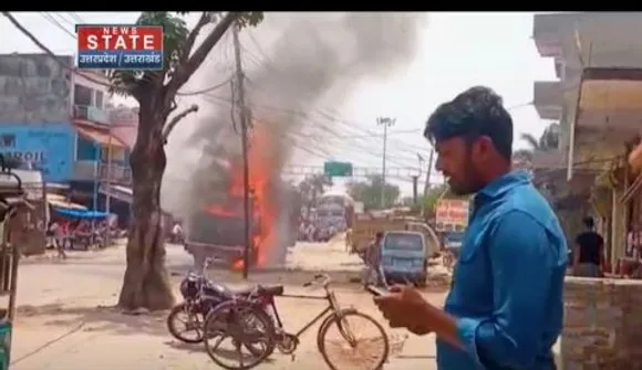 Uttar Pradesh News : सिद्धार्थनगर में ट्रक में लगी भीषण आग