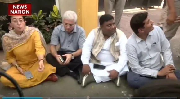 Delhi Breaking : LG वीके सक्सेना से मिलने पहुंचे केजरीवाल सरकार के मंत्री