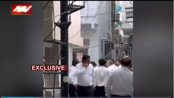 Delhi Breaking : Delhi के तीस हजारी कोर्ट में फायरिंग