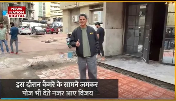 Vijay Varma Spotted : Mumbai के अंधेरी में स्पॉट हुए विजय वर्मा