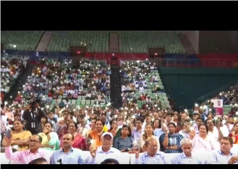 Delhi: सरकारी स्कूल के छात्रों ने लहराया परचम, सीएम केजरीवाल को सुनाई अपनी जर्नी