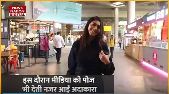 Mrunal Thakur Spotted : Mumbai एयरपोर्ट पर एक्ट्रेस मृणाल ठाकुर हुई स्पॉट