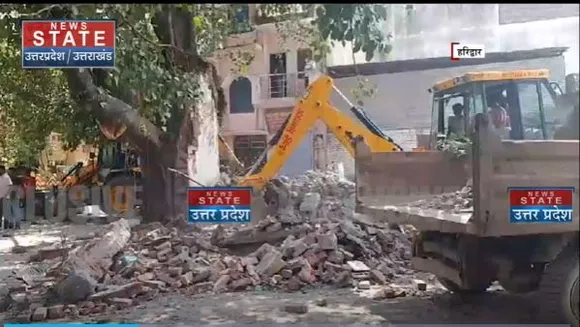Uttarakhand News : Haridwar में अवैध मजारों के खिलाफ अभियान