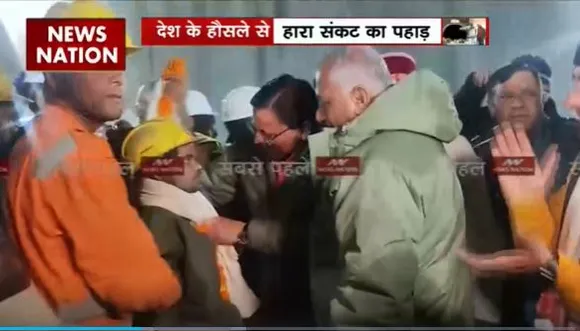 Uttarkashi Tunnel Rescue : टनल से आए मजदूरों से मिले CM पुष्कर सिंह धामी