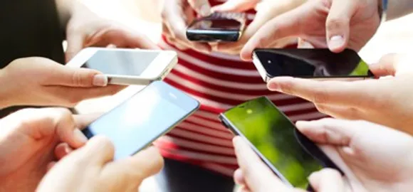 smartphone in hand resize