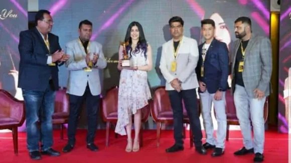 Bollywood Actress Adah Sharma with U&i Team