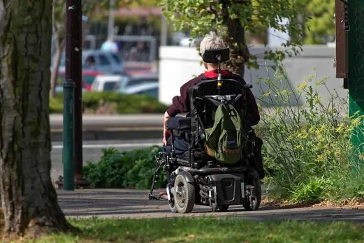 motorized wheelchair 952190 960 720