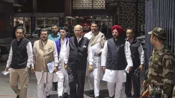 Congress Delegation Raises Voter Discrepancies In Maharashtra With ECI
