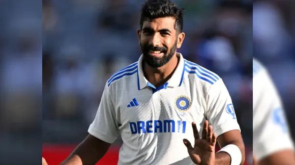 Bumrah Escorted Off SCG With Team Doctor; Injury Fears Mount