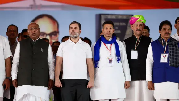 Rahul Gandhi Slams Privatization, GST At Madhya Pradesh Rally