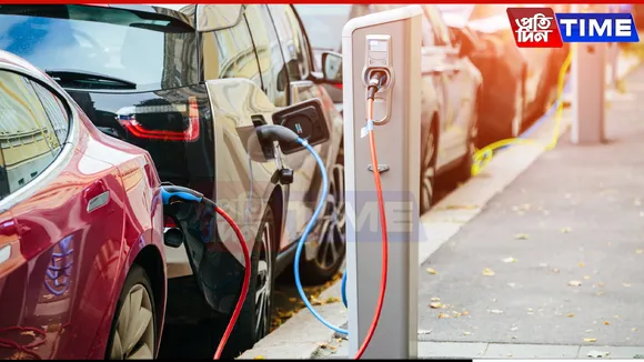 Electric Vehicle Registrations Surge by 17% in FY25: SIAM Report